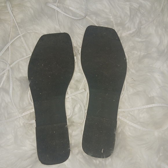 Women white open toe lace up flat sandals - Picture 8 of 9